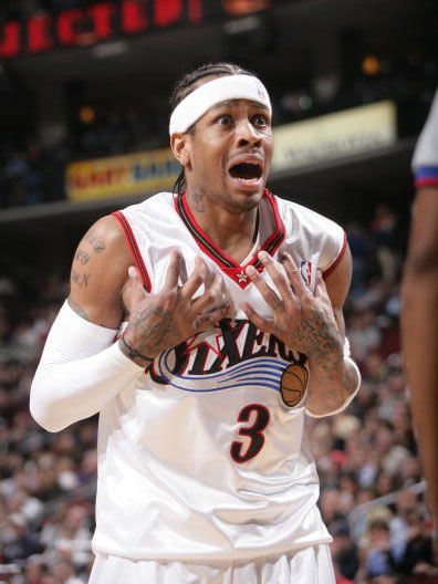 雷迪克盛赞艾顿防守端表现：他能做很多事情，甚至能换防马克西（雷迪克称艾顿防守全面：能胜任多项任务，甚至可换防马克西）