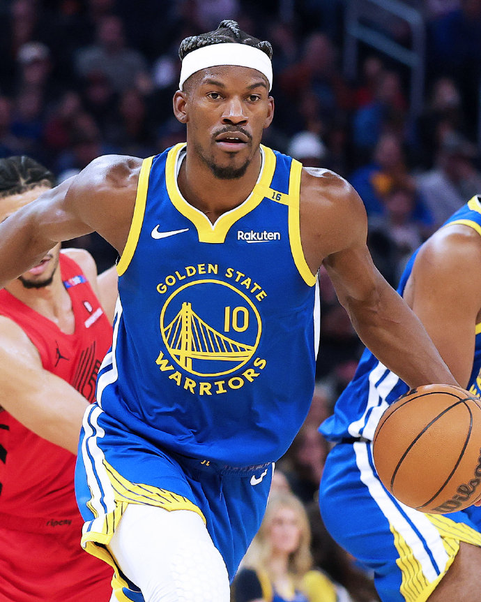 狼记：爱德华兹在末节告诉教练组，他不想按常规轮换下场休息（狼记：末节爱德华兹向教练组表态，拒绝按常规轮换下场休息）