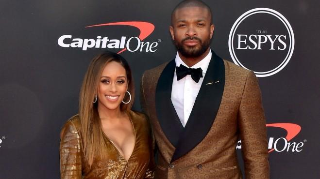 西甲射手榜：姆巴佩16球领跑！费兰-托雷斯11球紧随其后！（西甲射手榜：姆巴佩16球居首，费兰-托雷斯以11球紧追其后）