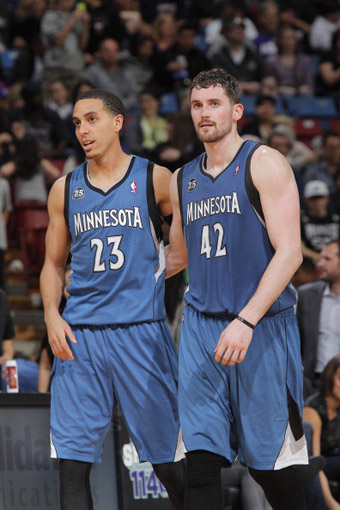 欧冠：巴黎大胜曼联 内马尔建功（欧冠战报：巴黎横扫曼联，内马尔破门）