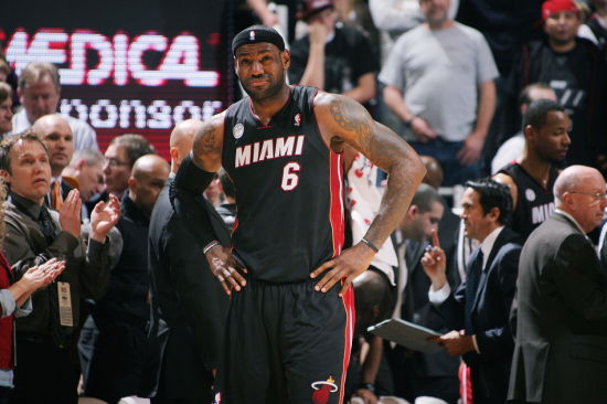 霍芬海姆1-1十人美因茨，比博绝杀被吹，科尔染红，奥尔森乌龙（霍芬海姆1-1十人美因茨：比博读秒绝杀被判无效，科尔染红，奥尔森自摆乌龙）